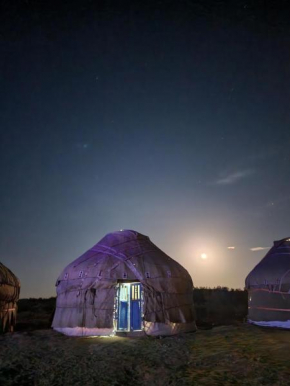 Yurt Stay Family Khansar
